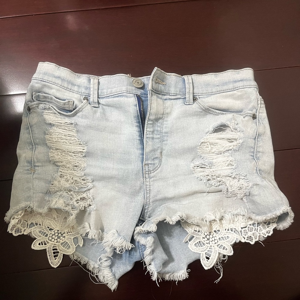 MUDD Light Wash FLX Stretch Mid Rise Lace Distressed Denim Jean Shorts Size 7